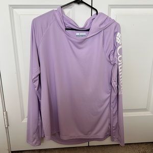 Large Columbia OmniShade top. Long sleeve.